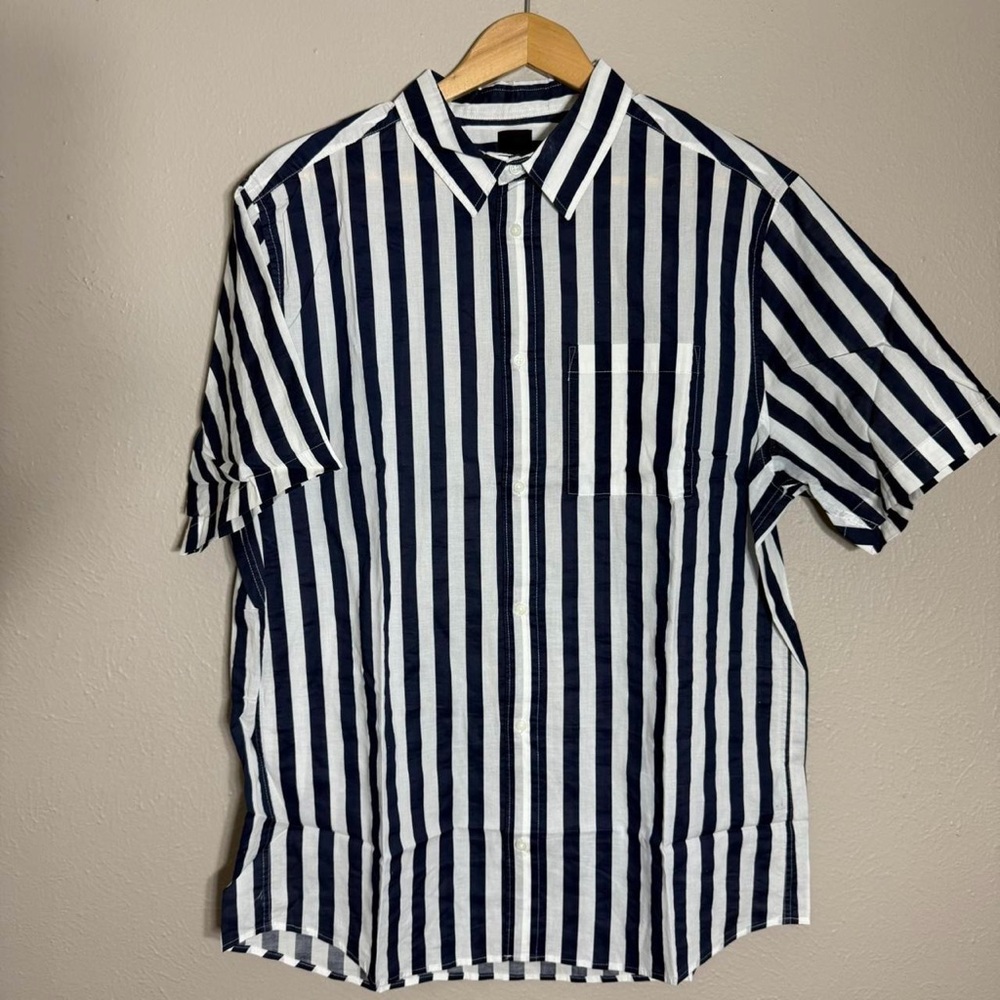 [Used/Like New] H&M Striped Button Down Shirt // Men Size L